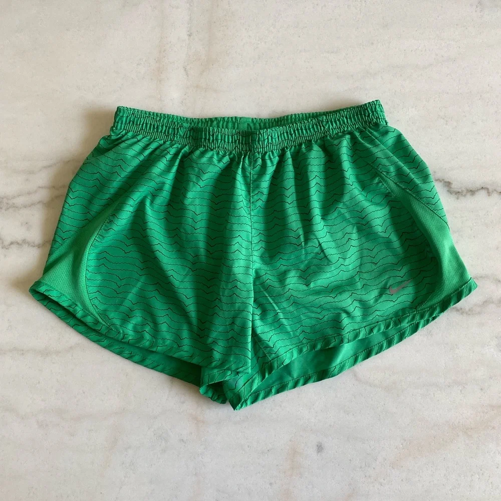 Nike Shorts - Picture 2 of 5